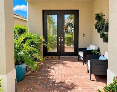 13833 Callisto Avenue - Photo Thumbnail 3