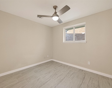 11118 Stroud Drive - Photo Thumbnail 14