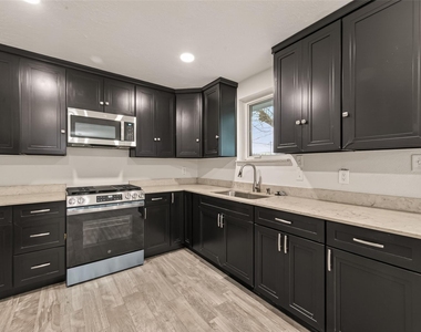 11118 Stroud Drive - Photo Thumbnail 9