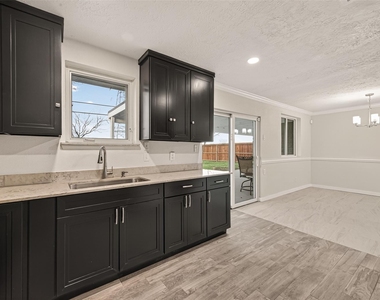 11118 Stroud Drive - Photo Thumbnail 12