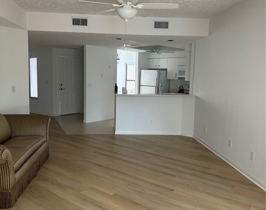 2182 Anchorage Lane - Photo Thumbnail 7
