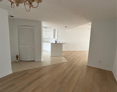 2182 Anchorage Lane - Photo Thumbnail 9