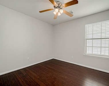 15711 Kings Cypress Lane - Photo Thumbnail 23
