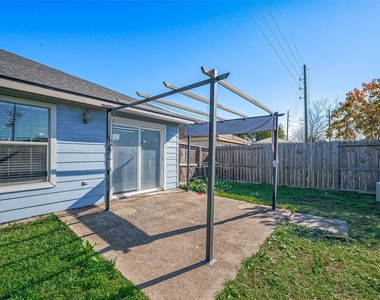 15711 Kings Cypress Lane - Photo Thumbnail 40
