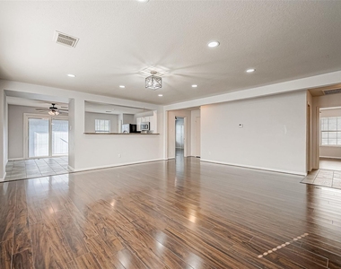 15711 Kings Cypress Lane - Photo Thumbnail 7