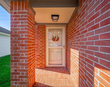 15711 Kings Cypress Lane - Photo Thumbnail 5
