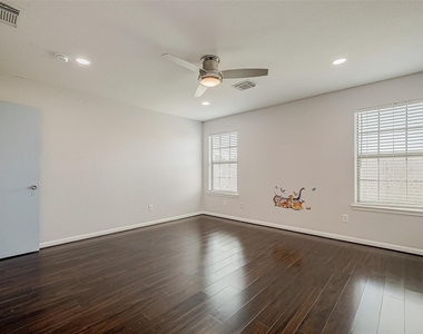 15711 Kings Cypress Lane - Photo Thumbnail 29