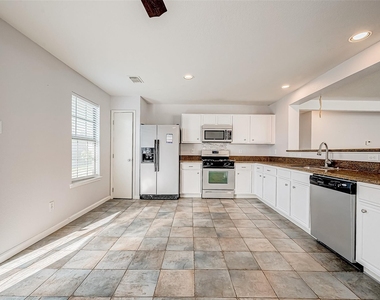 15711 Kings Cypress Lane - Photo Thumbnail 14