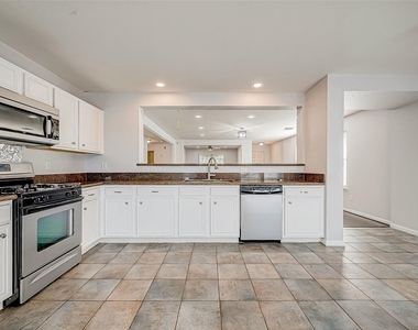 15711 Kings Cypress Lane - Photo Thumbnail 19