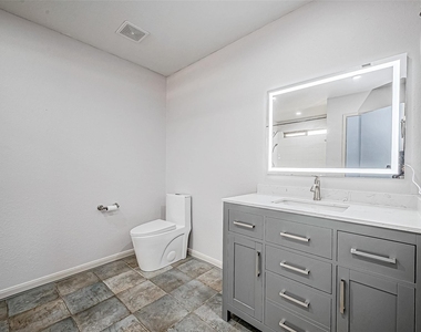 15711 Kings Cypress Lane - Photo Thumbnail 30
