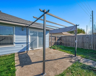 15711 Kings Cypress Lane - Photo Thumbnail 37