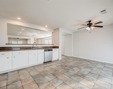 15711 Kings Cypress Lane - Photo Thumbnail 18
