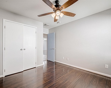 15711 Kings Cypress Lane - Photo Thumbnail 21