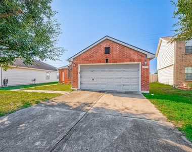 15711 Kings Cypress Lane - Photo Thumbnail 2