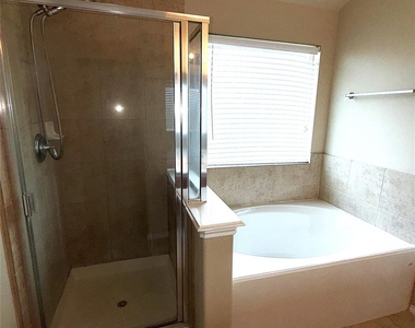 21506 Rose Mill Drive - Photo Thumbnail 7