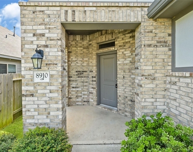 8910 Hartford River Lane - Photo Thumbnail 2