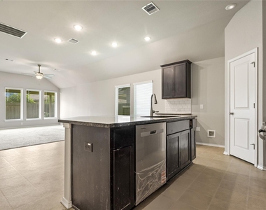 8910 Hartford River Lane - Photo Thumbnail 13