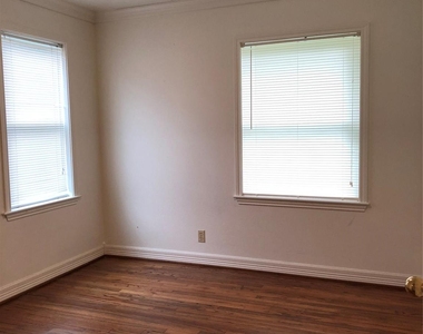 1113 E Miller Street - Photo Thumbnail 6