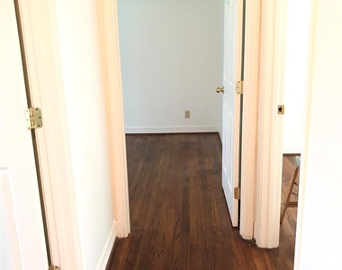 1113 E Miller Street - Photo Thumbnail 4