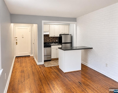 306 Grafton - Photo Thumbnail 1