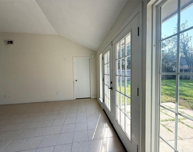 9838 Golden Eagle Street - Photo Thumbnail 13
