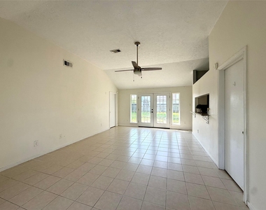 9838 Golden Eagle Street - Photo Thumbnail 10