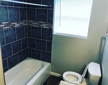 3700 Pine Manor Lane - Photo Thumbnail 5