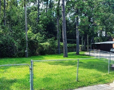 3700 Pine Manor Lane - Photo Thumbnail 7