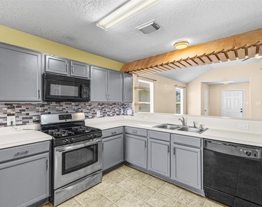 8538 Doskocil Drive - Photo Thumbnail 12