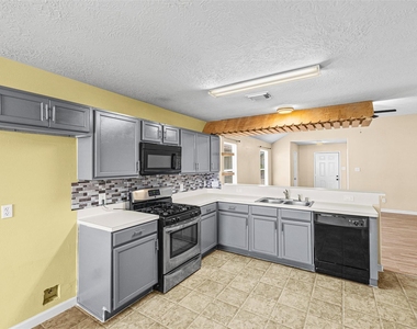 8538 Doskocil Drive - Photo Thumbnail 11