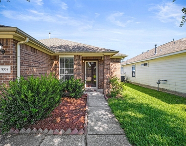 8538 Doskocil Drive - Photo Thumbnail 4