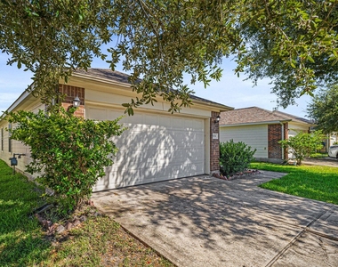 8538 Doskocil Drive - Photo Thumbnail 2