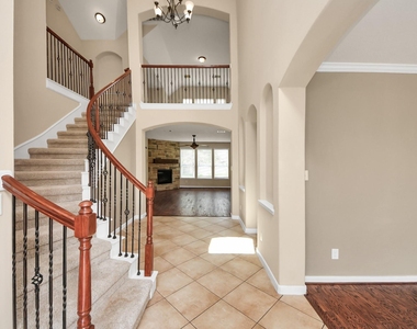 18006 E Williams Bend Drive - Photo Thumbnail 13