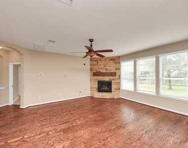 18006 E Williams Bend Drive - Photo Thumbnail 23