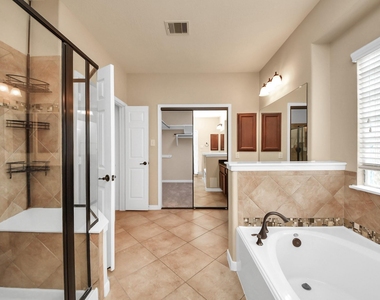 18006 E Williams Bend Drive - Photo Thumbnail 38