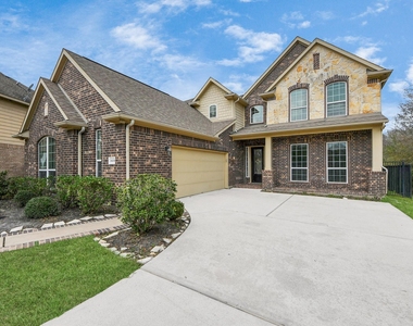 18006 E Williams Bend Drive - Photo Thumbnail 12