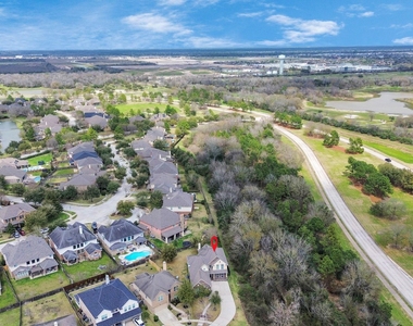 18006 E Williams Bend Drive - Photo Thumbnail 2