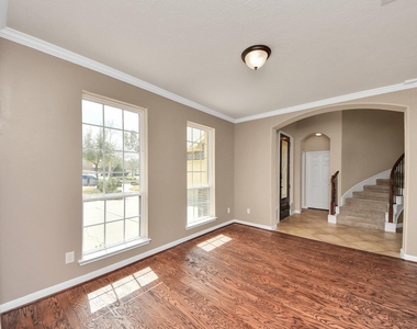 18006 E Williams Bend Drive - Photo Thumbnail 17