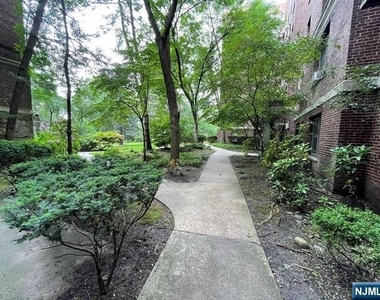 100 Palisade - Photo Thumbnail 1