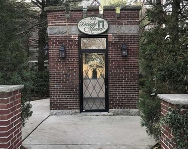 100 Palisade - Photo Thumbnail 3