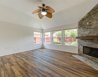 15831 Laurel Cove - Photo Thumbnail 28
