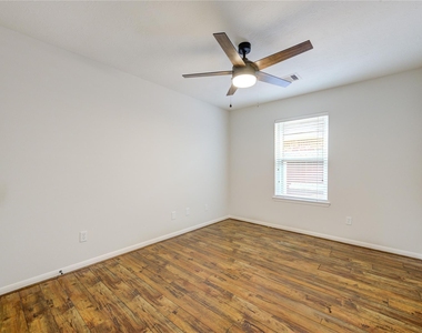 15831 Laurel Cove - Photo Thumbnail 4