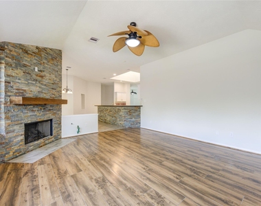 15831 Laurel Cove - Photo Thumbnail 30