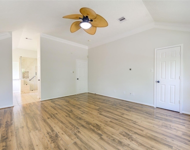 15831 Laurel Cove - Photo Thumbnail 10