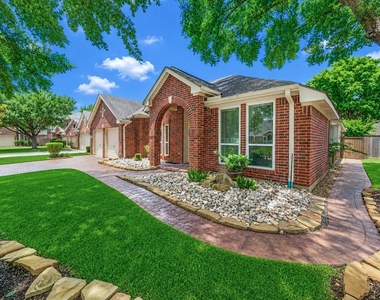 15831 Laurel Cove - Photo Thumbnail 35