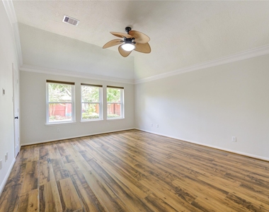 15831 Laurel Cove - Photo Thumbnail 9