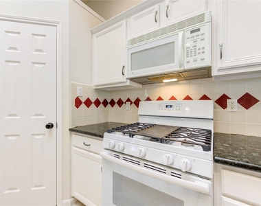 15831 Laurel Cove - Photo Thumbnail 23