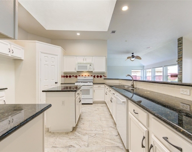 15831 Laurel Cove - Photo Thumbnail 18