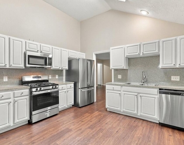 13527 Ambrose Street - Photo Thumbnail 5