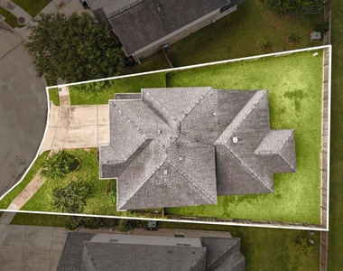 16955 Wedgeside Park - Photo Thumbnail 32